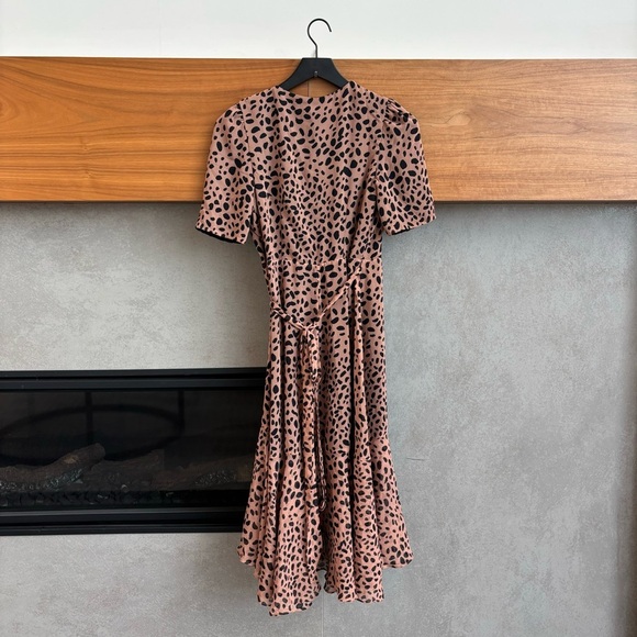 Fame And Partners - Tan & Black Leopard Print Short Sleeve Wrap Dress, Size 0 - Picture 10 of 13